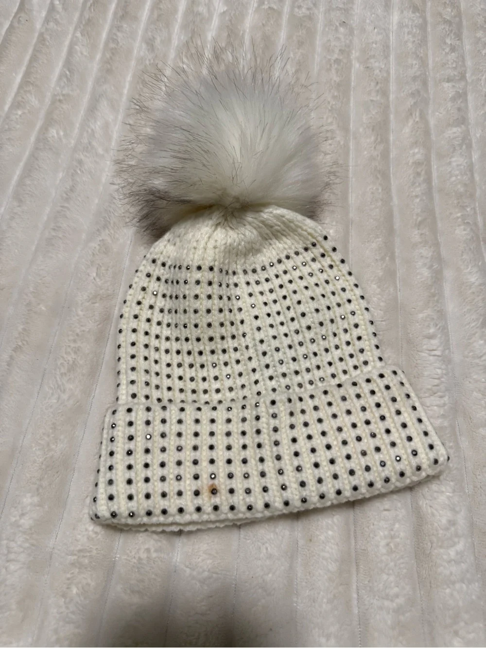 BCBGMaxAzria White Knit Beanie with Faux Fur Pom and Studs